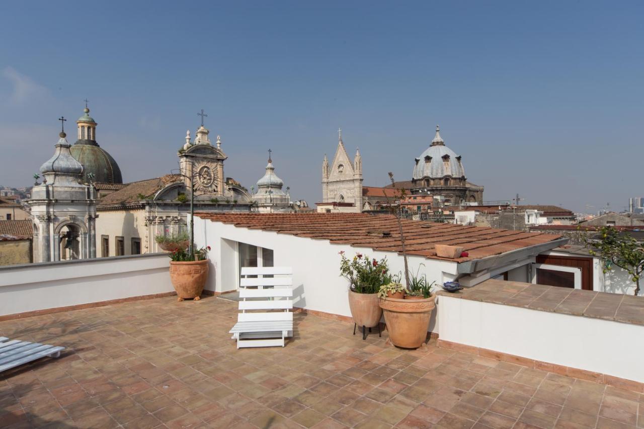 Апартаменты La Casa Nel Cuore Della Citta Неаполь Экстерьер фото